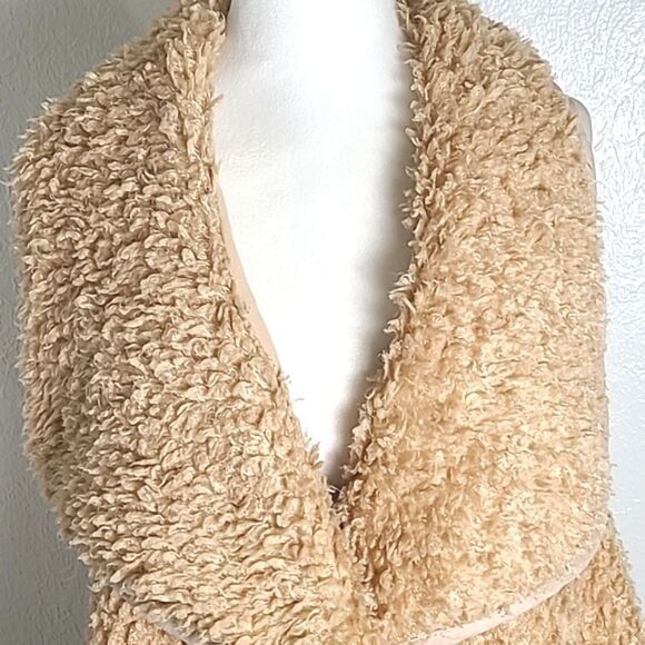Favlux Furry Sherpa Vest, Large Collar, Tan/Peach Color, Size Large - Picture 3 of 9